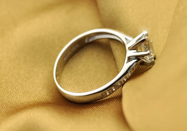 Timeless Claw Diamond Ring